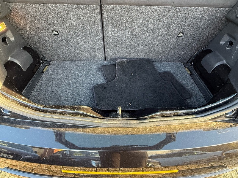 Volkswagen up! 1.0 High up! Hatchback 5dr Petrol Manual Euro 6 (90 ps) - U10003075