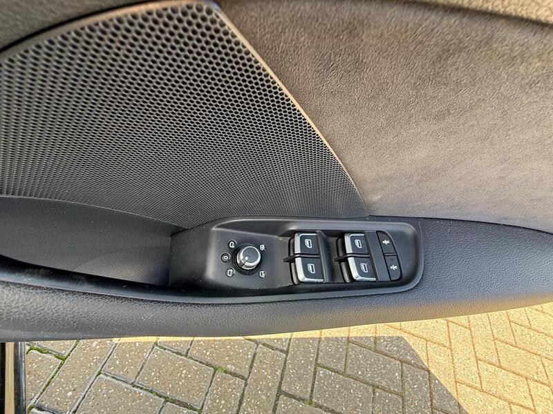 Audi S3 2.0 TFSI Sportback 5dr Petrol S Tronic quattro Euro 6 (s/s) (300 ps) - U10003076