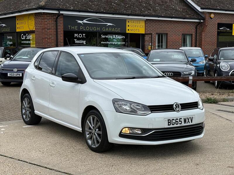 Volkswagen Polo 1.2 TSI BlueMotion Tech SE Design Hatchback 5dr Petrol Manual Euro 6 (s/s) (90 ps) - U10003081