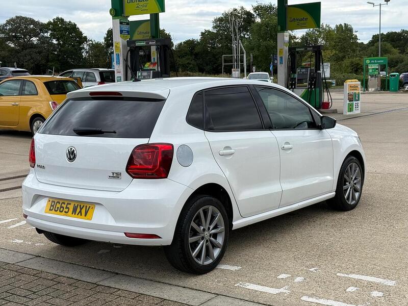 Volkswagen Polo 1.2 TSI BlueMotion Tech SE Design Hatchback 5dr Petrol Manual Euro 6 (s/s) (90 ps) - U10003081