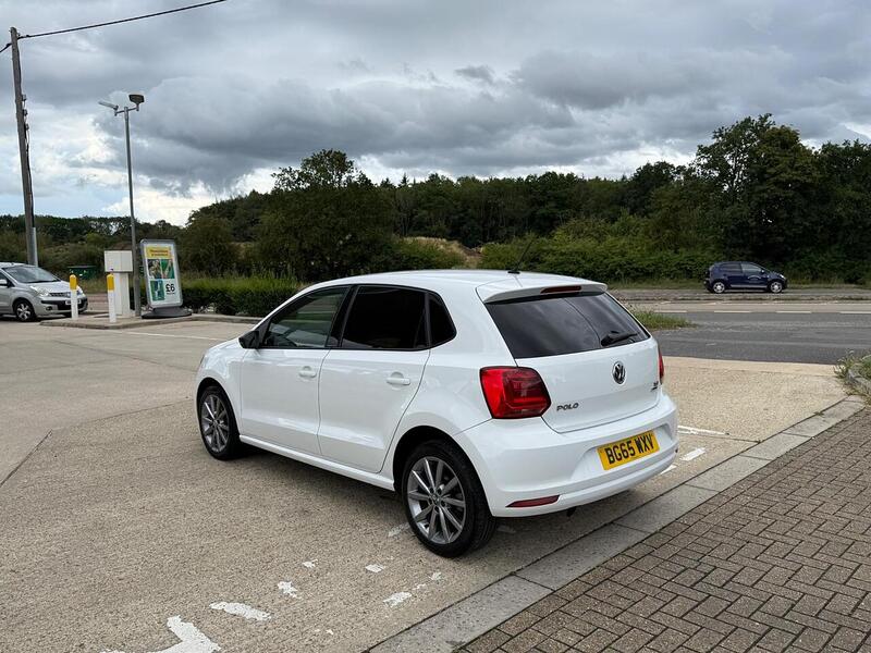 Volkswagen Polo 1.2 TSI BlueMotion Tech SE Design Hatchback 5dr Petrol Manual Euro 6 (s/s) (90 ps) - U10003081