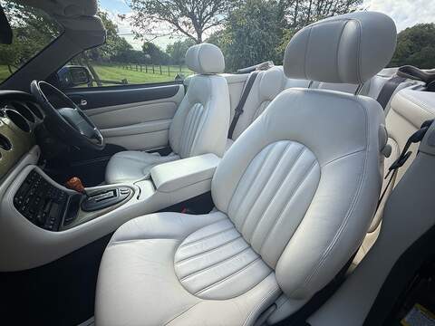 Jaguar XK8 4.0 Convertible 2dr Petrol Automatic (284 g/km, 290 bhp) - U10003091