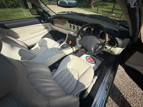 Jaguar XK8 4.0 Convertible 2dr Petrol Automatic (284 g/km, 290 bhp) - U10003091