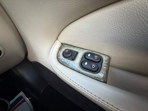Jaguar XK8 4.0 Convertible 2dr Petrol Automatic (284 g/km, 290 bhp) - U10003091