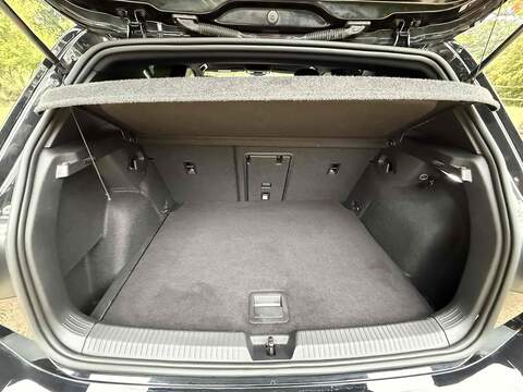 Volkswagen Golf 2.0 TSI R Hatchback 5dr Petrol DSG 4Motion Euro 6 (s/s) (320 ps) - U10003100