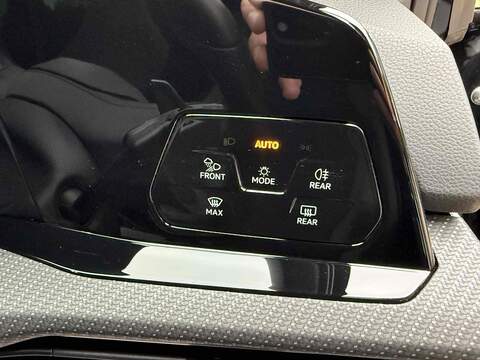 Volkswagen Golf 2.0 TSI R Hatchback 5dr Petrol DSG 4Motion Euro 6 (s/s) (320 ps) - U10003100