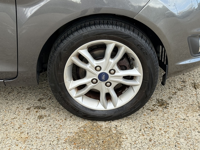 Ford Fiesta 1.25 Zetec Hatchback 5dr Petrol Manual Euro 6 (82 ps) - U10003111