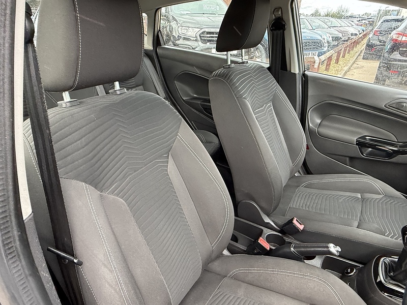 Ford Fiesta 1.25 Zetec Hatchback 5dr Petrol Manual Euro 6 (82 ps) - U10003111