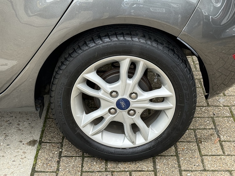 Ford Fiesta 1.25 Zetec Hatchback 5dr Petrol Manual Euro 6 (82 ps) - U10003111