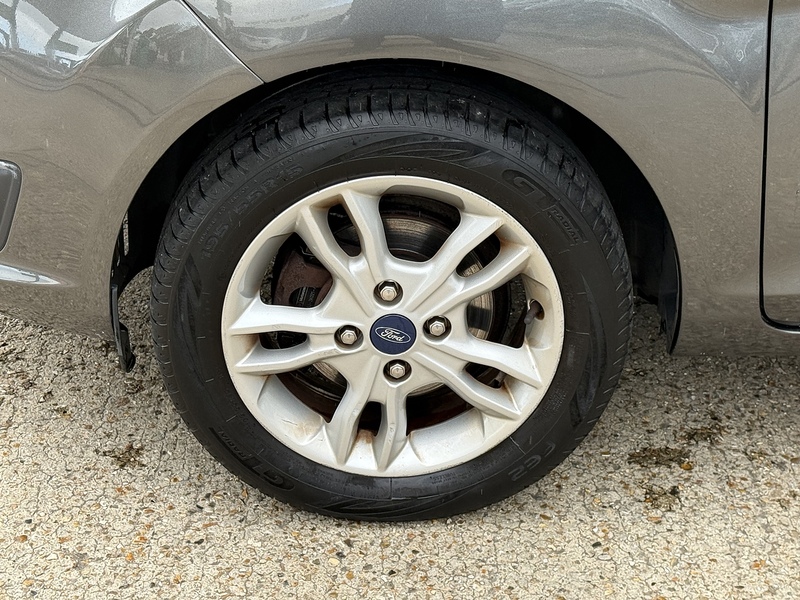 Ford Fiesta 1.25 Zetec Hatchback 5dr Petrol Manual Euro 6 (82 ps) - U10003111