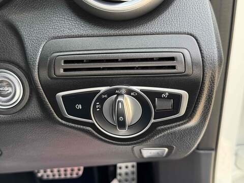 Mercedes-Benz GLC 2.0 GLC300 MHEV AMG Line (Premium Plus) SUV 5dr Petrol G-Tronic+ 4MATIC Euro 6 (s/s) (272 ps) - U10003116