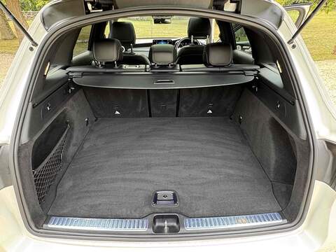 Mercedes-Benz GLC 2.0 GLC300 MHEV AMG Line (Premium Plus) SUV 5dr Petrol G-Tronic+ 4MATIC Euro 6 (s/s) (272 ps) - U10003116