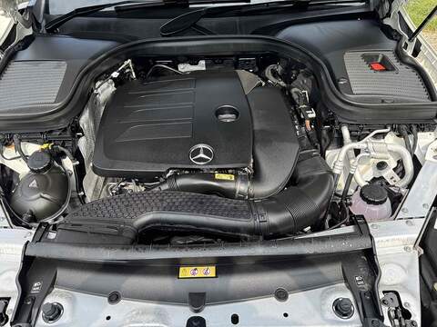 Mercedes-Benz GLC 2.0 GLC300 MHEV AMG Line (Premium Plus) SUV 5dr Petrol G-Tronic+ 4MATIC Euro 6 (s/s) (272 ps) - U10003116