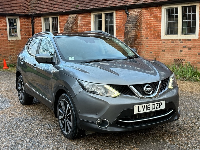 Nissan Qashqai DIG-T Tekna SUV 1.2 Automatic Petrol - U10003140