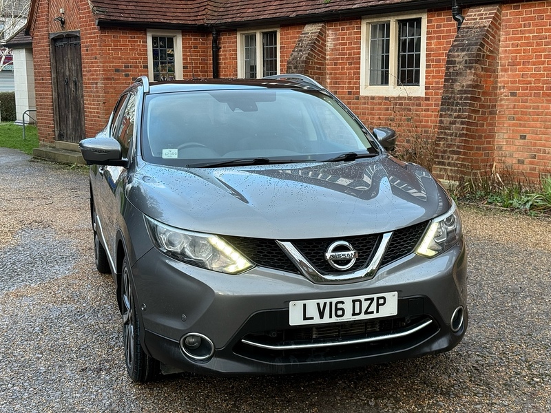Nissan Qashqai DIG-T Tekna SUV 1.2 Automatic Petrol - U10003140
