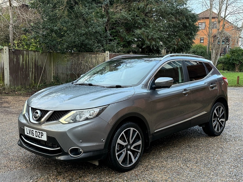 Nissan Qashqai DIG-T Tekna SUV 1.2 Automatic Petrol - U10003140