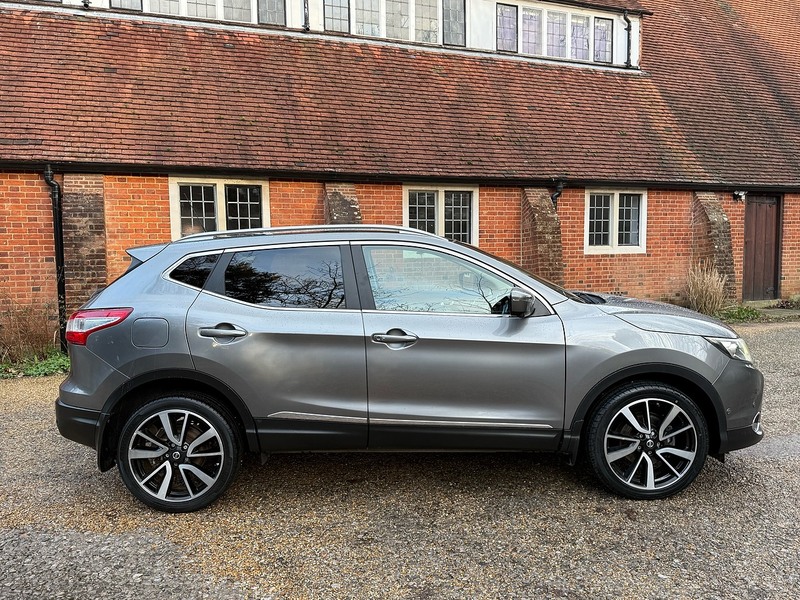 Nissan Qashqai DIG-T Tekna SUV 1.2 Automatic Petrol - U10003140