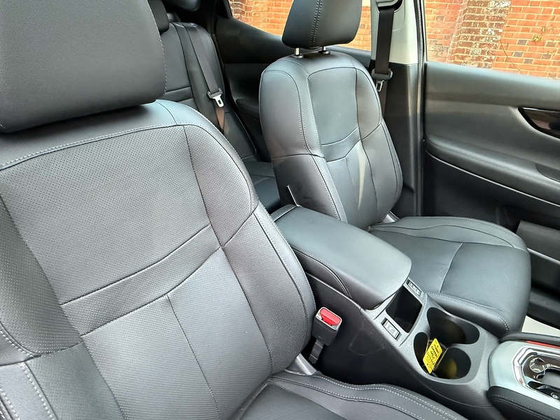 Nissan Qashqai DIG-T Tekna SUV 1.2 Automatic Petrol - U10003140