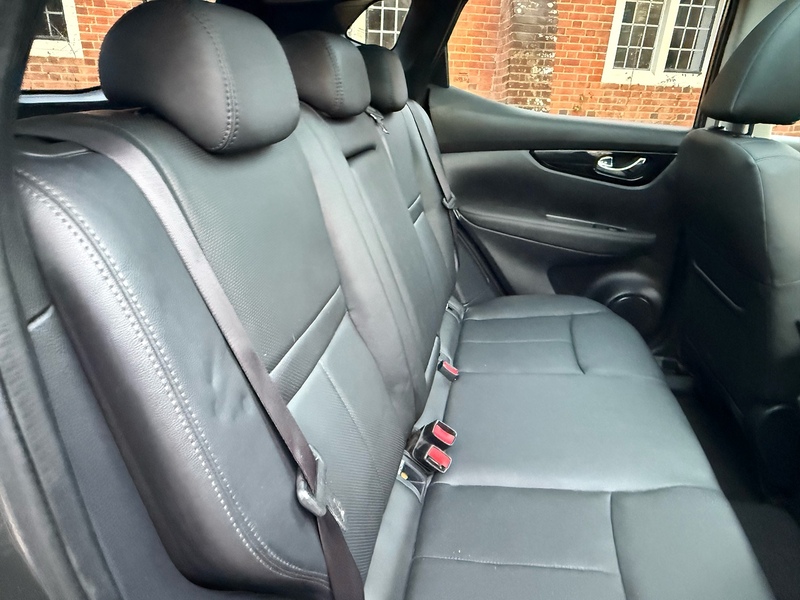 Nissan Qashqai DIG-T Tekna SUV 1.2 Automatic Petrol - U10003140