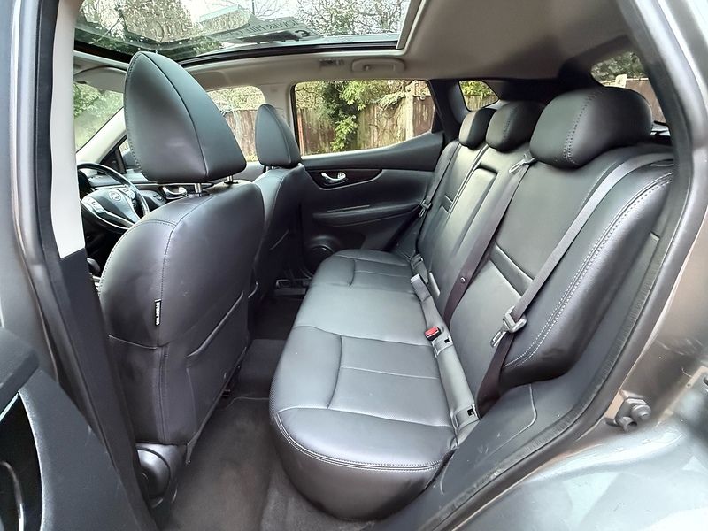 Nissan Qashqai DIG-T Tekna SUV 1.2 Automatic Petrol - U10003140