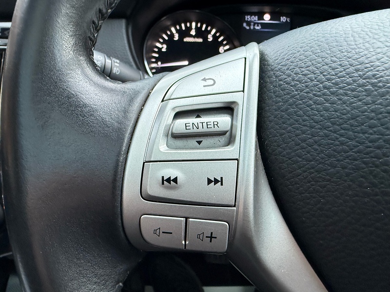 Nissan Qashqai DIG-T Tekna SUV 1.2 Automatic Petrol - U10003140