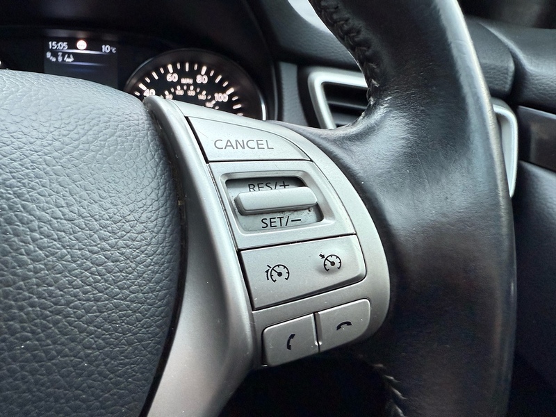 Nissan Qashqai DIG-T Tekna SUV 1.2 Automatic Petrol - U10003140