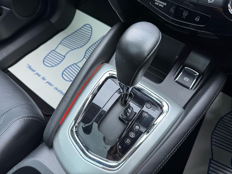 Nissan Qashqai DIG-T Tekna SUV 1.2 Automatic Petrol - U10003140