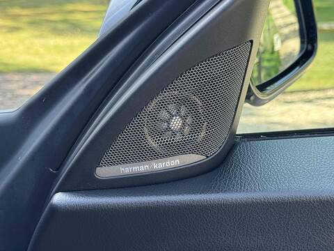 BMW 1 Series 3.0 M140i Shadow Edition Hatchback 3dr Petrol Auto Euro 6 (s/s) (340 ps) - U10003143