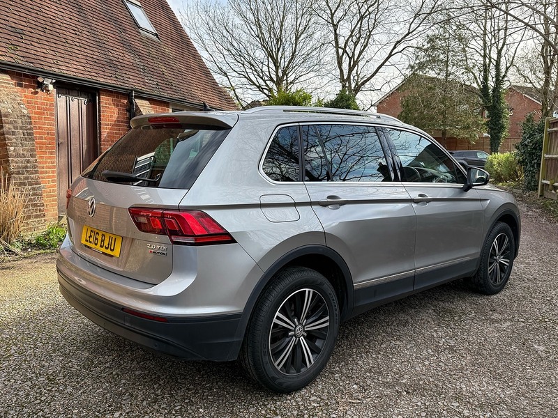 Volkswagen Tiguan 2.0 TDI BlueMotion Tech SE Navigation DSG 4Motion Euro 6 (s/s) 5dr - U10003159