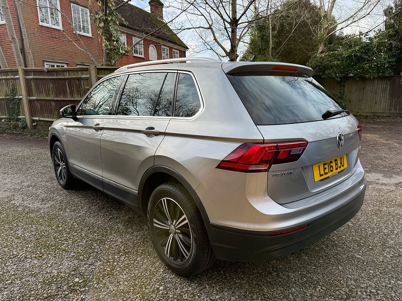 Volkswagen Tiguan 2.0 TDI BlueMotion Tech SE Navigation DSG 4Motion Euro 6 (s/s) 5dr - U10003159