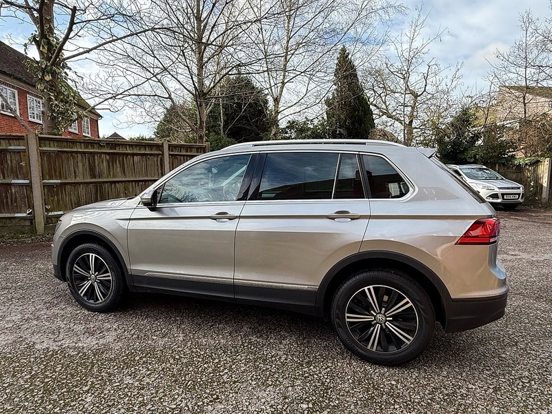 Volkswagen Tiguan 2.0 TDI BlueMotion Tech SE Navigation DSG 4Motion Euro 6 (s/s) 5dr - U10003159
