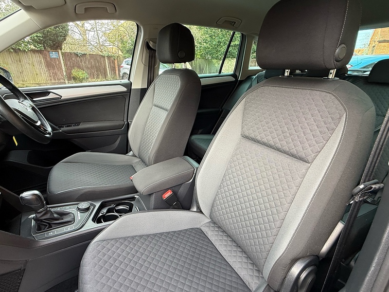 Volkswagen Tiguan 2.0 TDI BlueMotion Tech SE Navigation DSG 4Motion Euro 6 (s/s) 5dr - U10003159