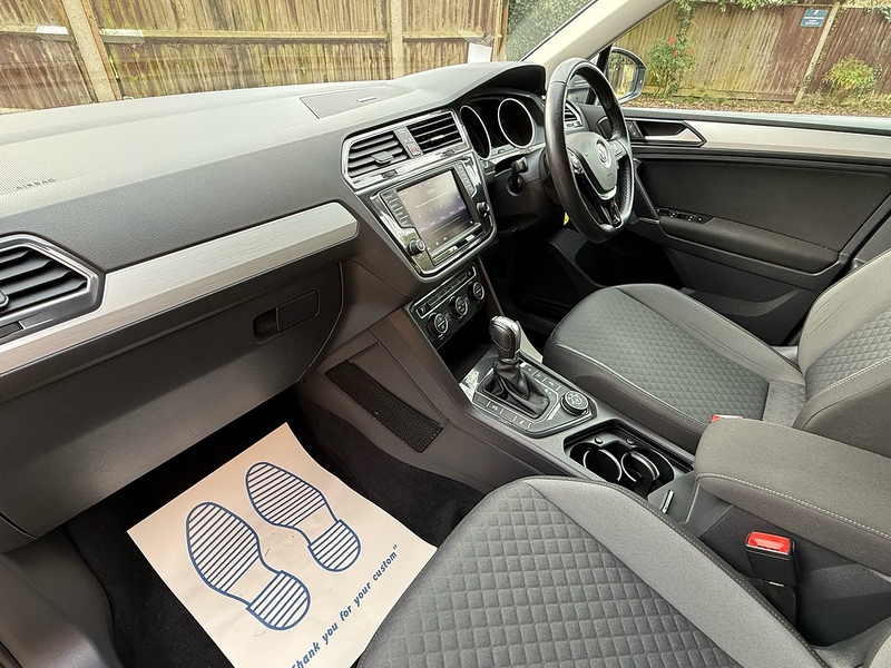 Volkswagen Tiguan 2.0 TDI BlueMotion Tech SE Navigation DSG 4Motion Euro 6 (s/s) 5dr - U10003159