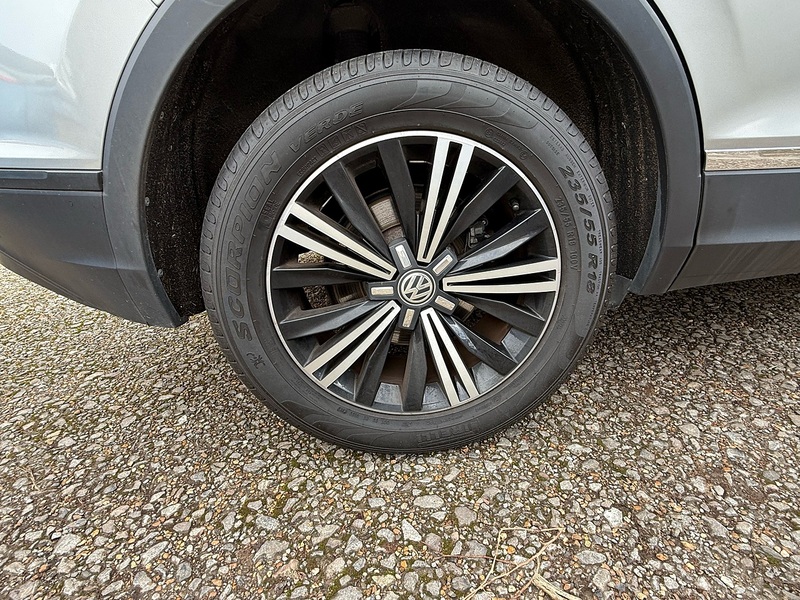 Volkswagen Tiguan 2.0 TDI BlueMotion Tech SE Navigation DSG 4Motion Euro 6 (s/s) 5dr - U10003159