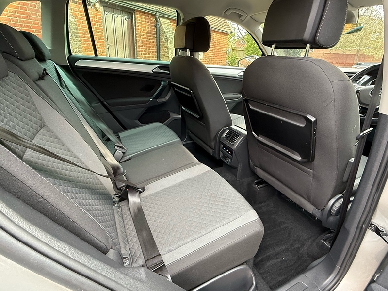 Volkswagen Tiguan 2.0 TDI BlueMotion Tech SE Navigation DSG 4Motion Euro 6 (s/s) 5dr - U10003159