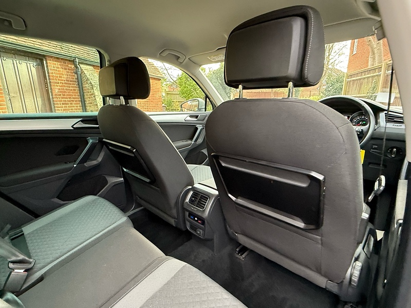 Volkswagen Tiguan 2.0 TDI BlueMotion Tech SE Navigation DSG 4Motion Euro 6 (s/s) 5dr - U10003159