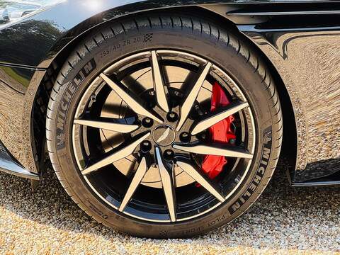 Aston Martin DB11 5.2 V12 Auto Euro 6 (s/s) 2dr - U10003161