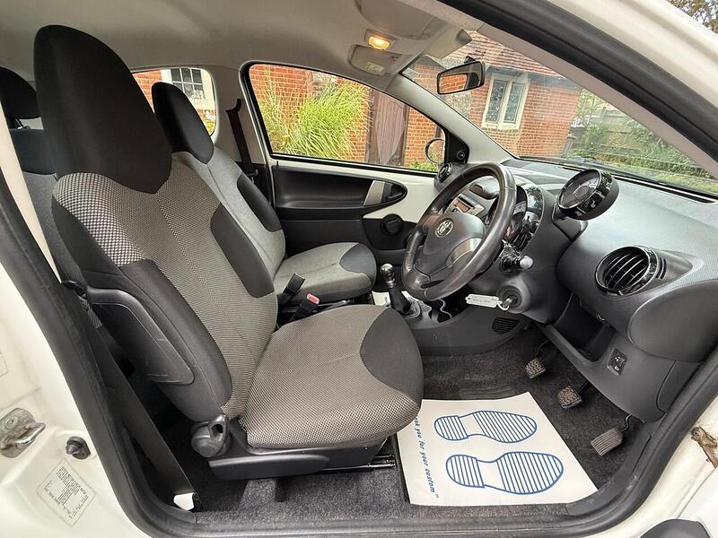 Toyota AYGO 1.0 VVT-i Move Hatchback 3dr Petrol Manual Euro 5 (68 ps) - U10003173