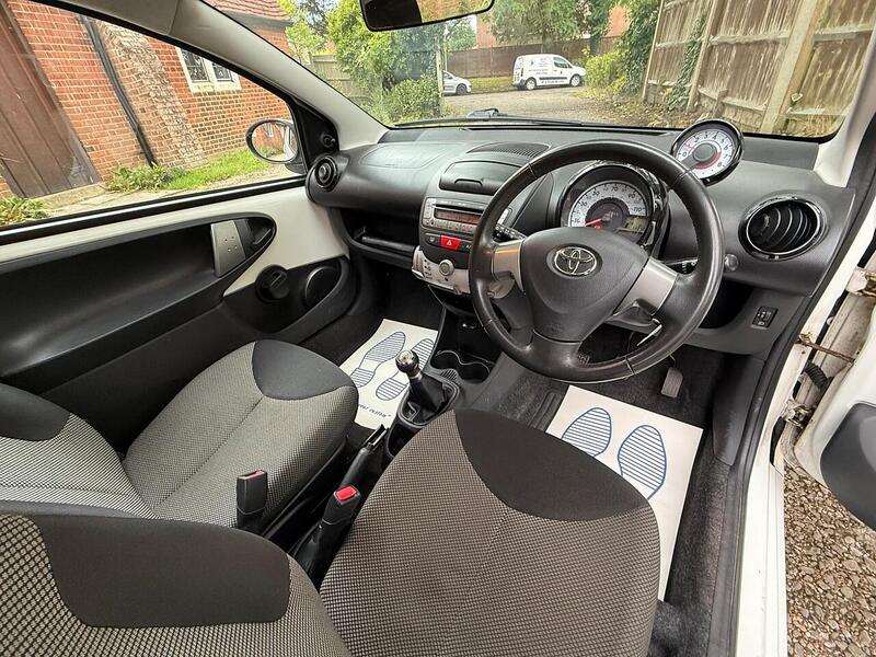 Toyota AYGO 1.0 VVT-i Move Hatchback 3dr Petrol Manual Euro 5 (68 ps) - U10003173