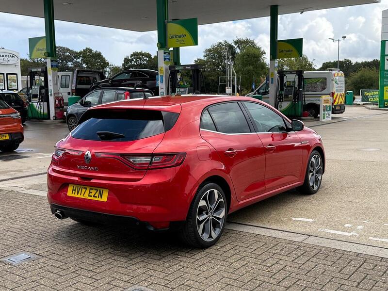 Renault Megane 1.2 TCe Signature Nav Hatchback 5dr Petrol Manual Euro 6 (s/s) (130 ps) - U10003175