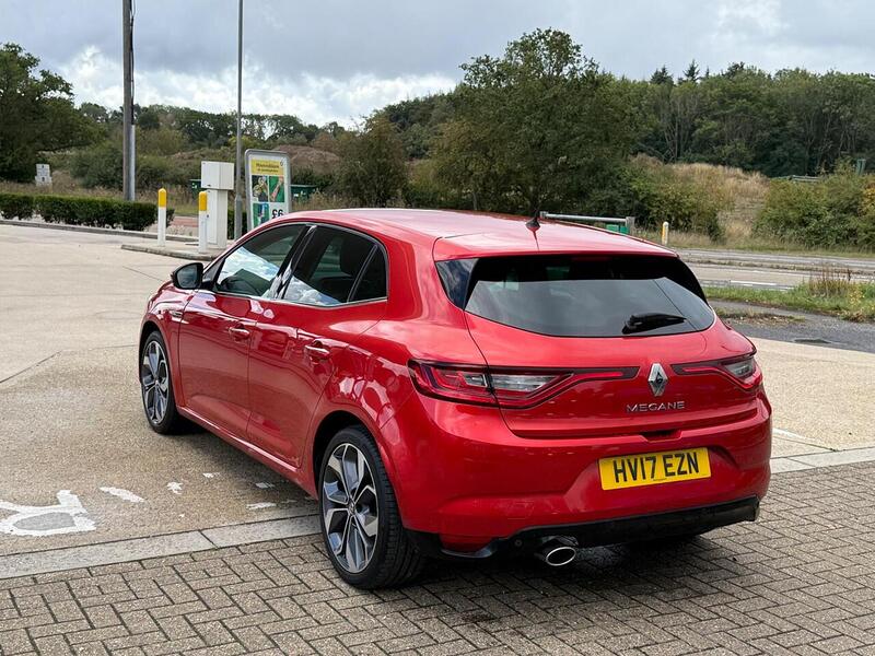 Renault Megane 1.2 TCe Signature Nav Hatchback 5dr Petrol Manual Euro 6 (s/s) (130 ps) - U10003175
