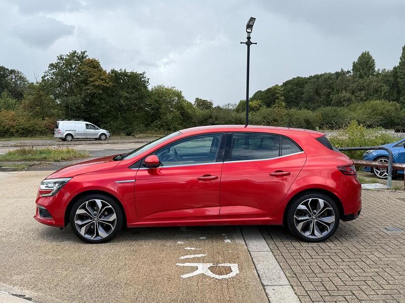 Renault Megane 1.2 TCe Signature Nav Hatchback 5dr Petrol Manual Euro 6 (s/s) (130 ps) - U10003175