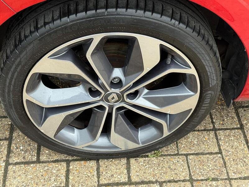 Renault Megane 1.2 TCe Signature Nav Hatchback 5dr Petrol Manual Euro 6 (s/s) (130 ps) - U10003175
