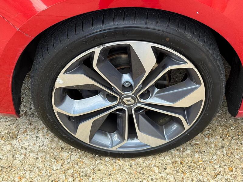 Renault Megane 1.2 TCe Signature Nav Hatchback 5dr Petrol Manual Euro 6 (s/s) (130 ps) - U10003175