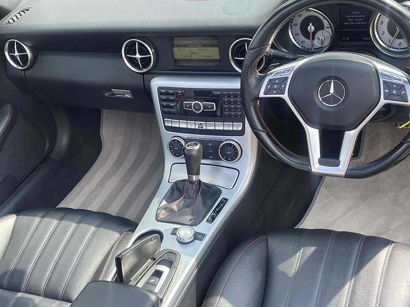 Mercedes-Benz SLK 1.8 SLK200 BlueEfficiency AMG Sport Convertible 2dr Petrol G-Tronic+ Euro 5 (s/s) (184 ps) - U10003179