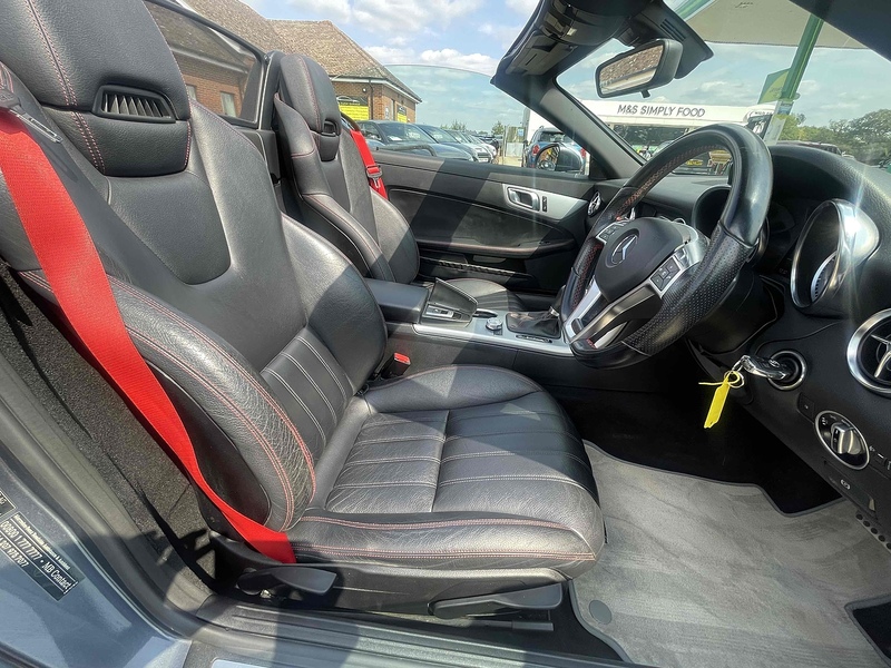 Mercedes-Benz SLK 1.8 SLK200 BlueEfficiency AMG Sport Convertible 2dr Petrol G-Tronic+ Euro 5 (s/s) (184 ps) - U10003179