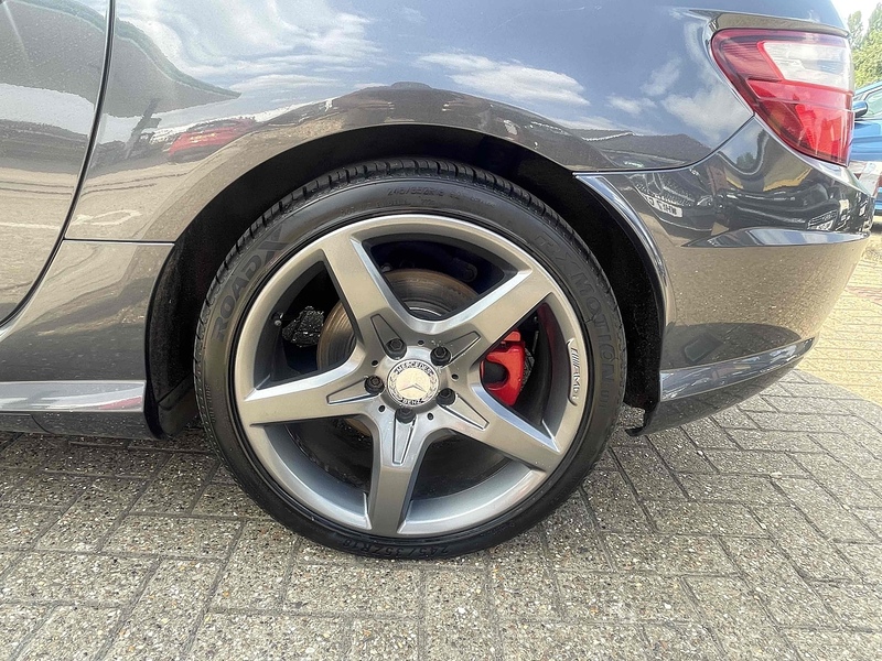 Mercedes-Benz SLK 1.8 SLK200 BlueEfficiency AMG Sport Convertible 2dr Petrol G-Tronic+ Euro 5 (s/s) (184 ps) - U10003179