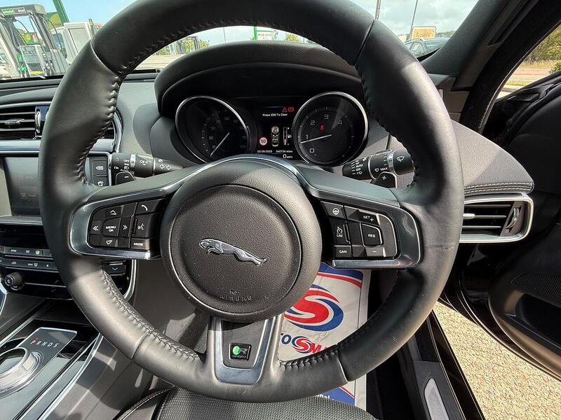 Jaguar XE 2.0d R-Sport Saloon 4dr Diesel Auto Euro 6 (s/s) (180 ps) - U10003190