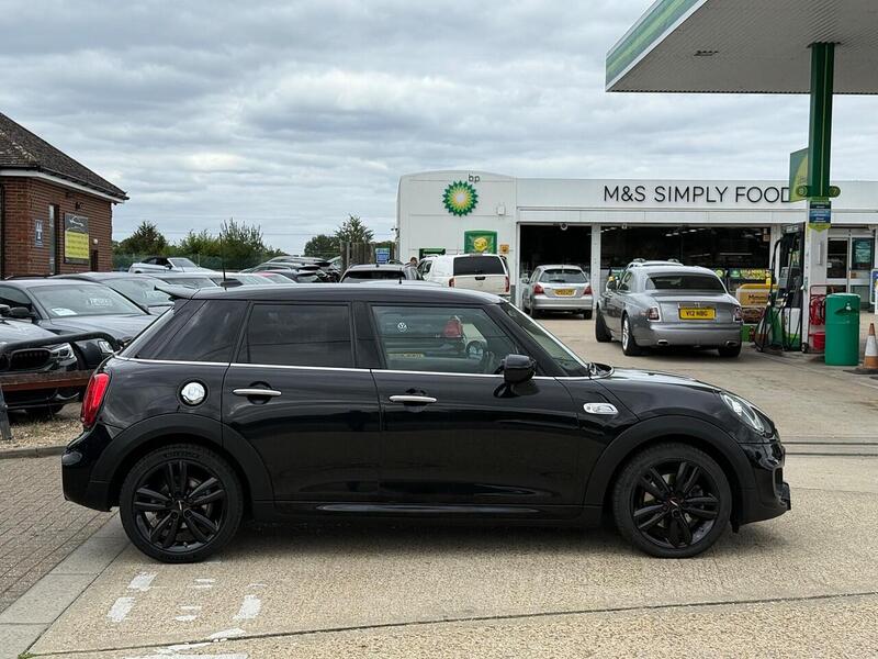 MINI Hatch 2.0 Cooper S Sport Hatchback 5dr Petrol Steptronic Euro 6 (s/s) (192 ps) - U10003192