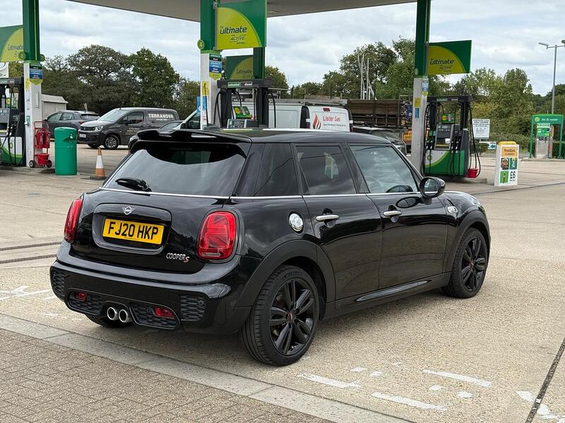 MINI Hatch 2.0 Cooper S Sport Hatchback 5dr Petrol Steptronic Euro 6 (s/s) (192 ps) - U10003192